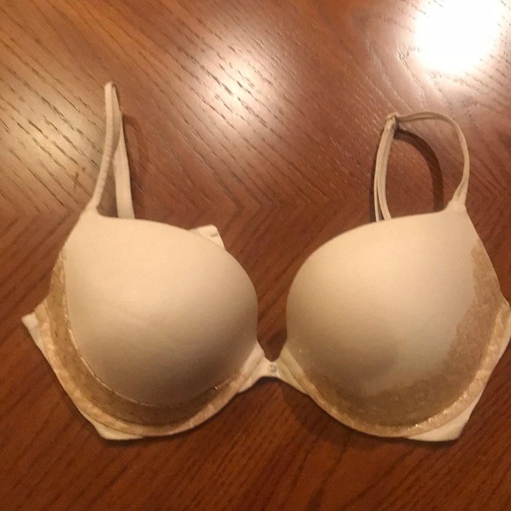 Victoria Secrets Padded Bra 34DD